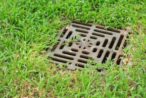 Grundstücksentwässerung Abflusskanal Grundstück