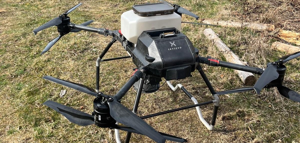 Drohnenaussaat im Stadtwald Drohnenaussaat im Stadtwald