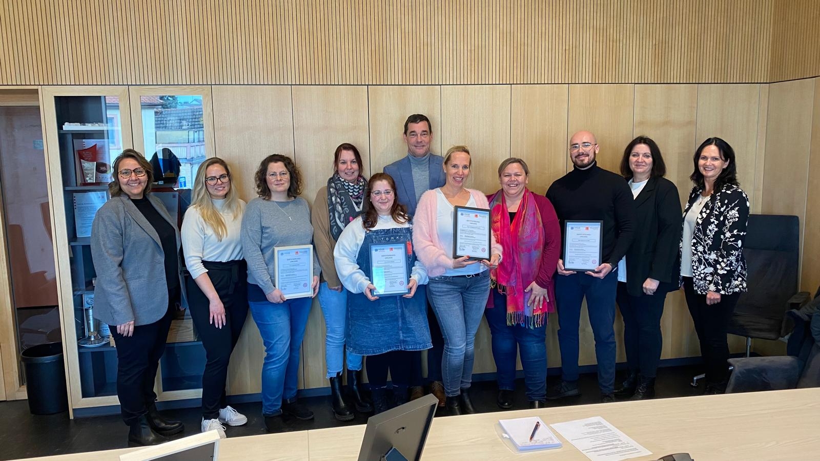 Erfolgreiche Qualifizierung von vier stellvertretenden Kita-Leitungen Erfolgreiche Qualifizierung von vier stellvertretenden Kita-Leitungen