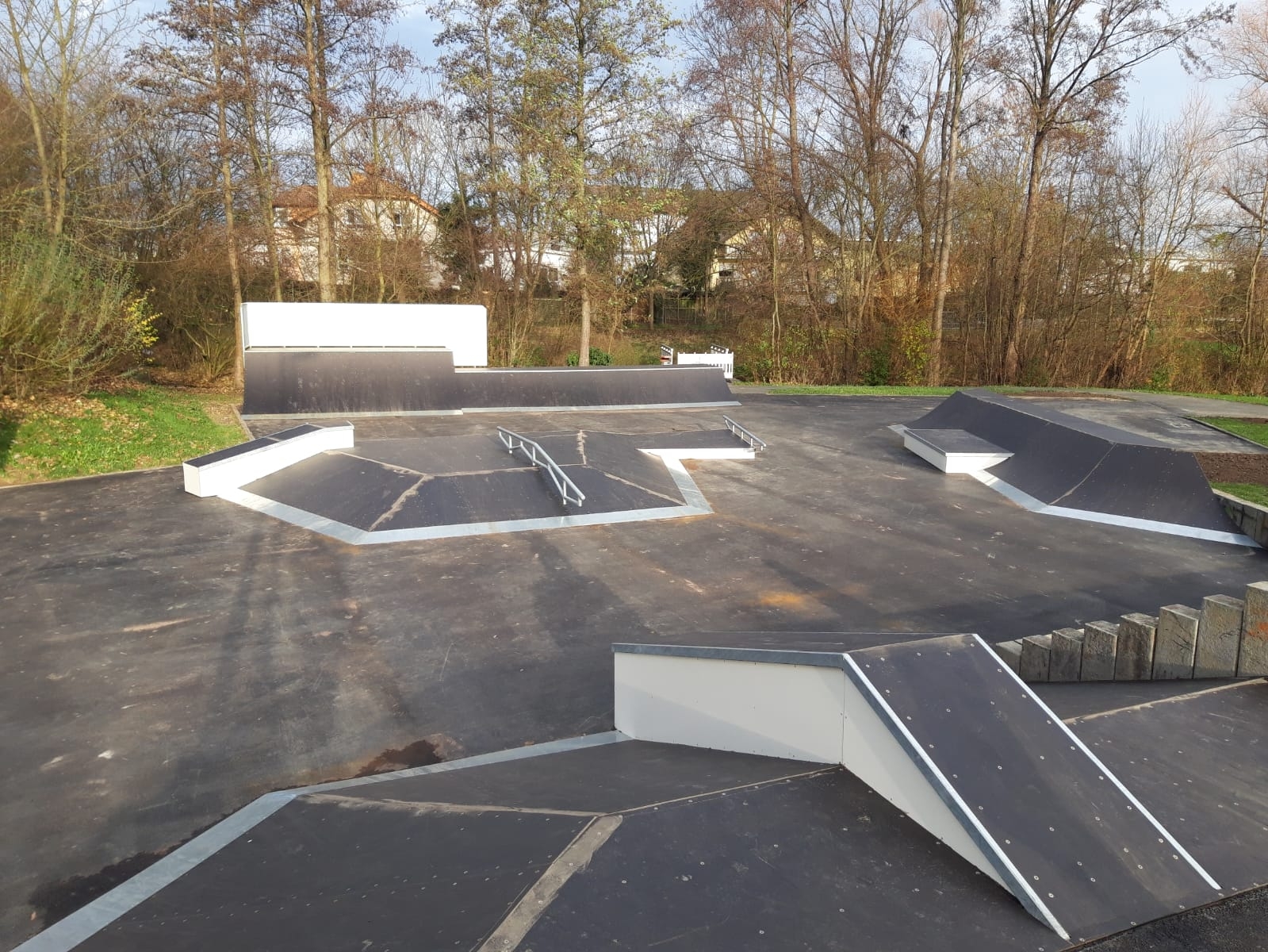 Neugestaltung und -bau Skateanlage Neugestaltung und -bau Skateanlage in der Siemensstraße