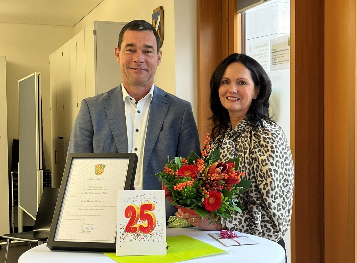 25 Jahre Öffentlicher Dienst Karin Schütz 25 Jahre Öffentlicher Dienst Karin Schütz